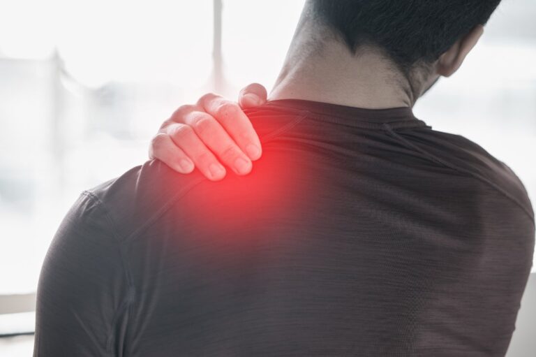 Shoulder Pain: Causes, Diagnosis, and Non-Surgical Treatment Options